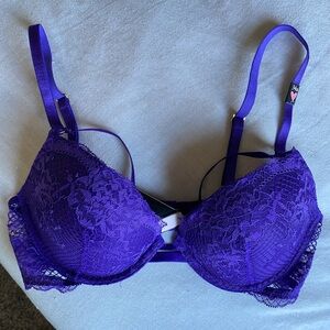 NWT Victoria's Secret Very Sexy Push Up Purple Lace Bra